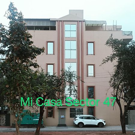Апартаменты Mi Casa Sector 47 Гургаон Экстерьер фото