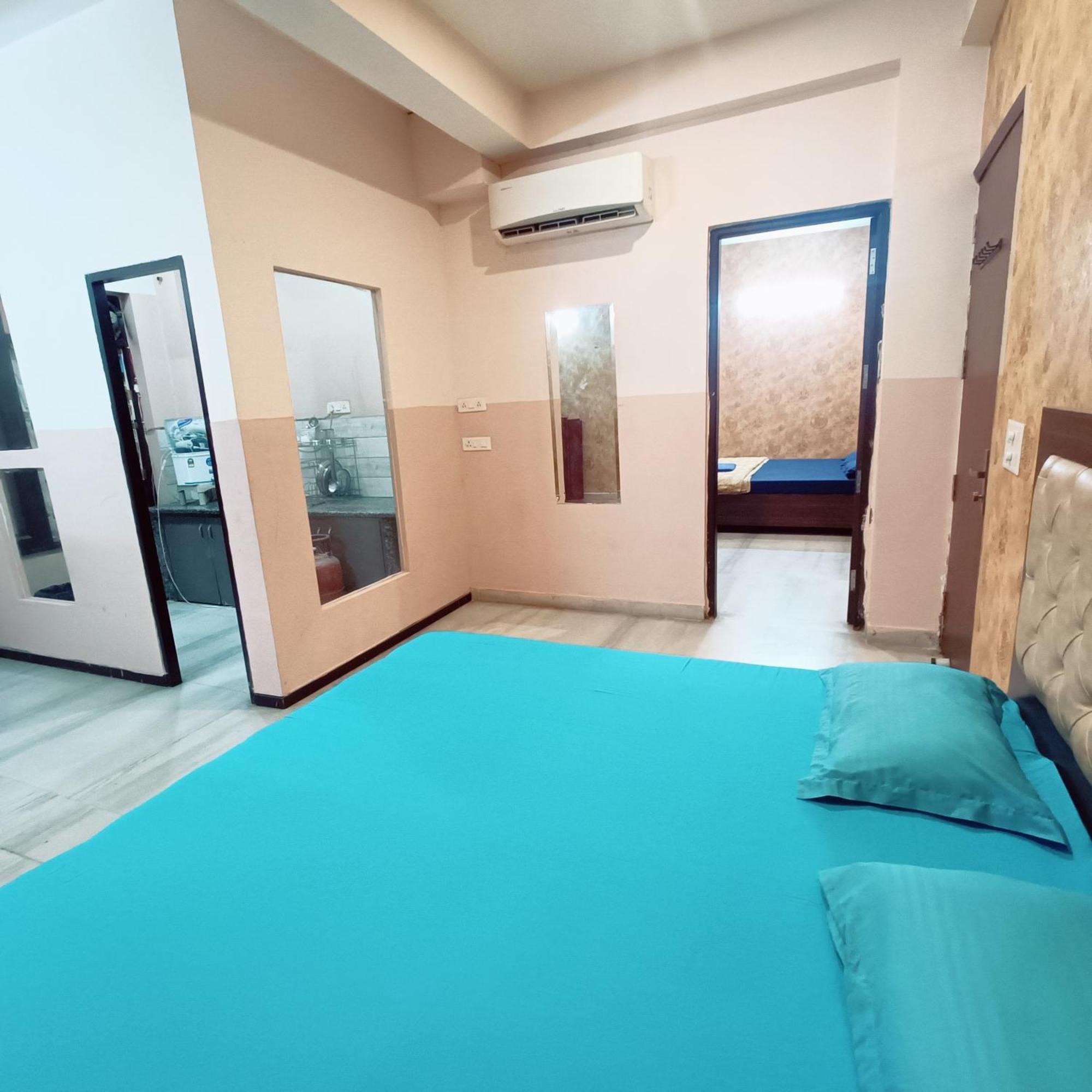 Апартаменты Mi Casa Sector 47 Гургаон Экстерьер фото