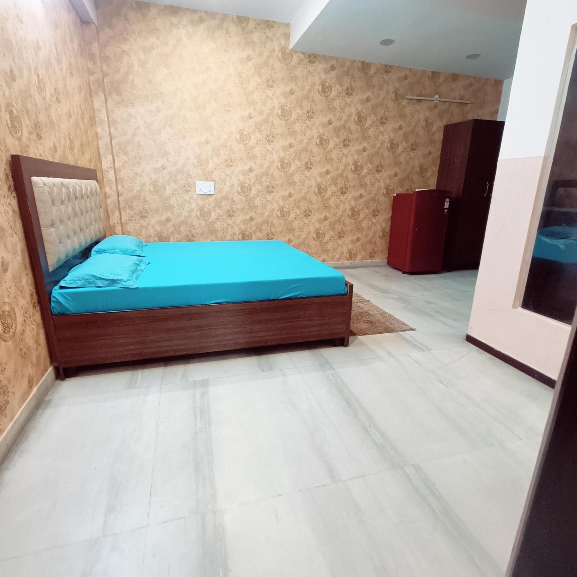 Апартаменты Mi Casa Sector 47 Гургаон Экстерьер фото